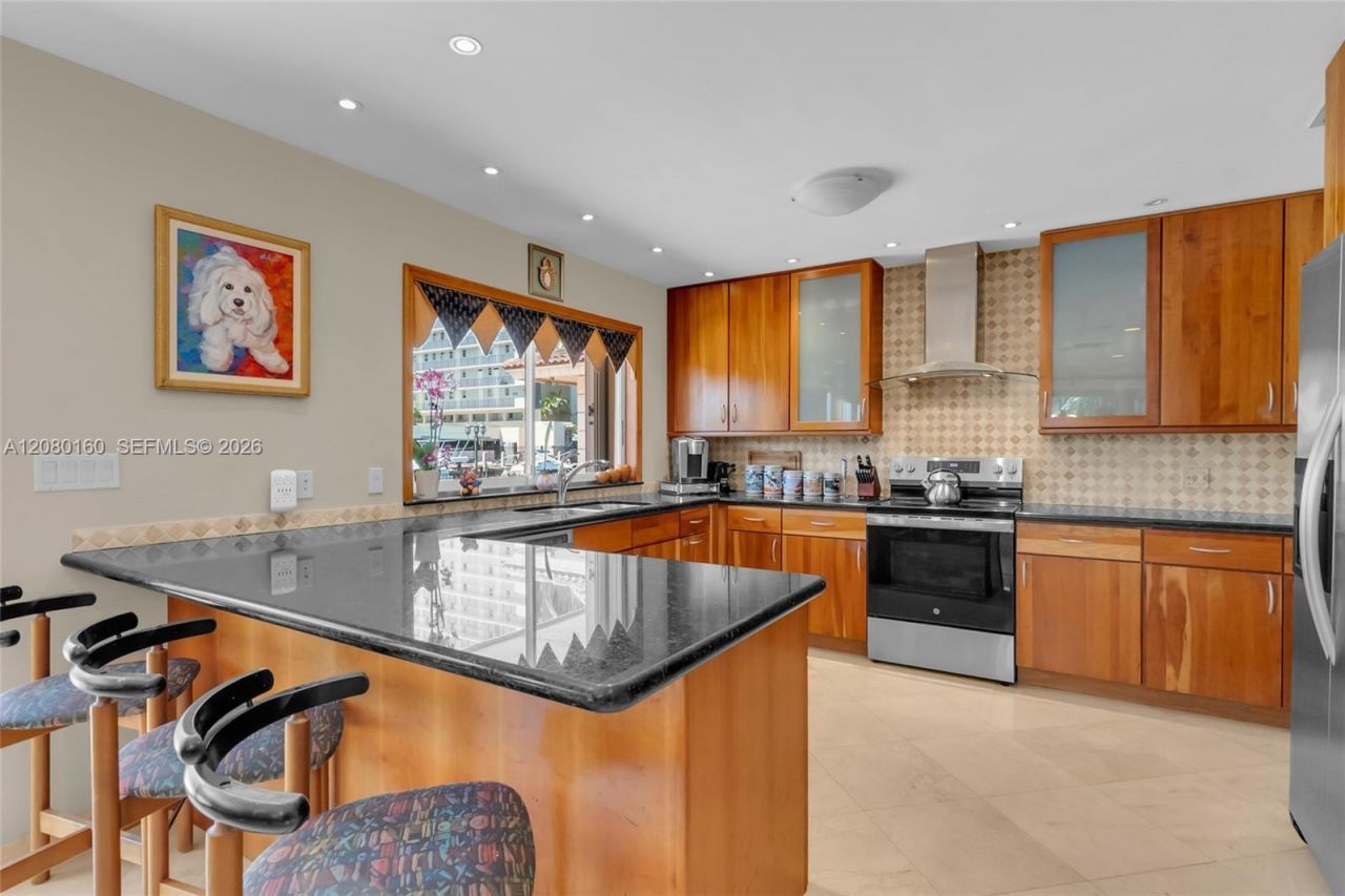 2930 NE 164th St, North Miami Beach, FL 33160 Photo