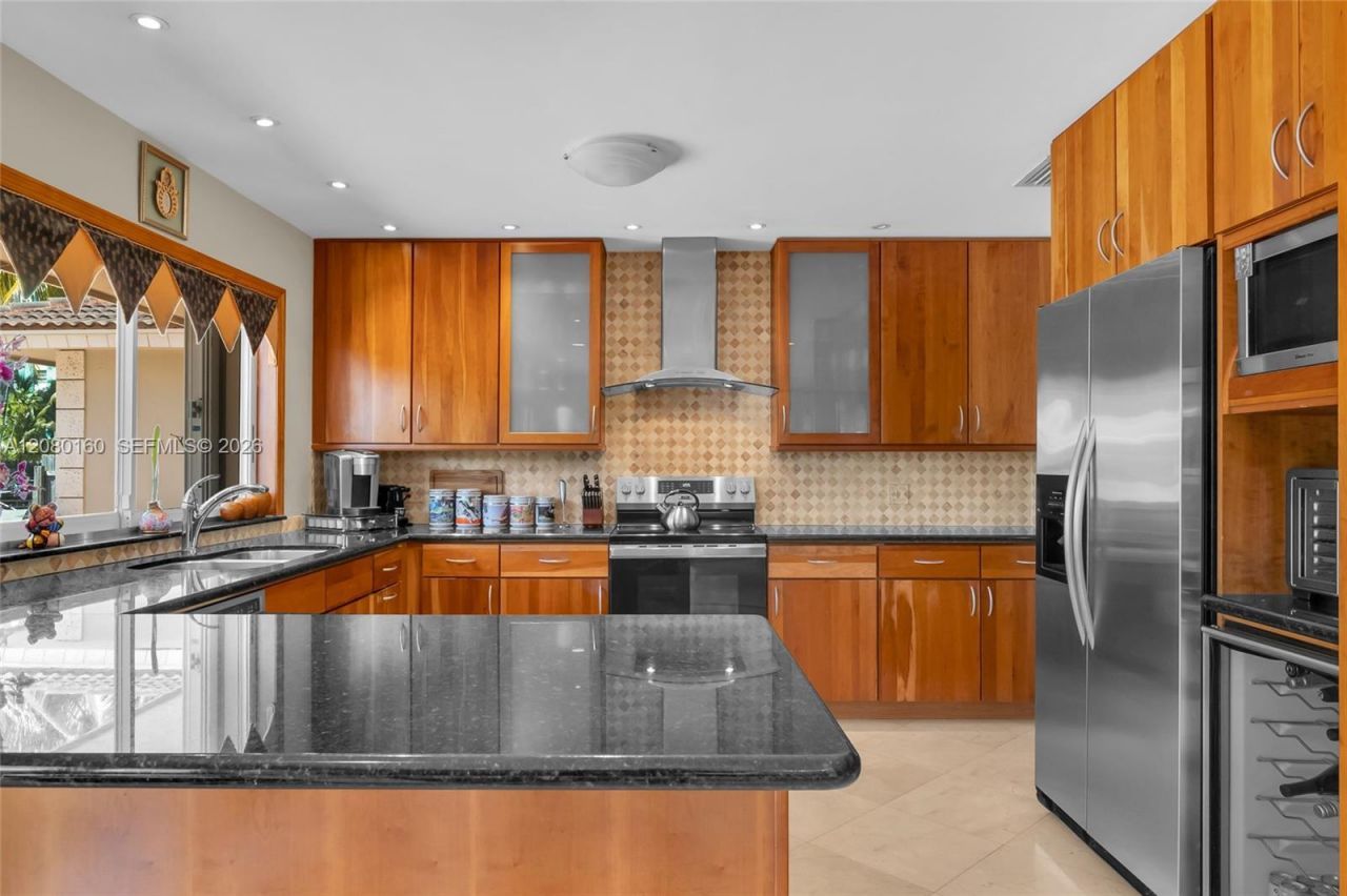 2930 NE 164th St, North Miami Beach, FL 33160 Photo