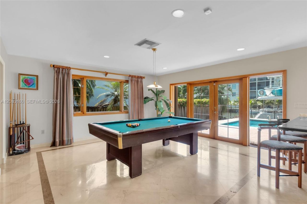 2930 NE 164th St, North Miami Beach, FL 33160 Photo