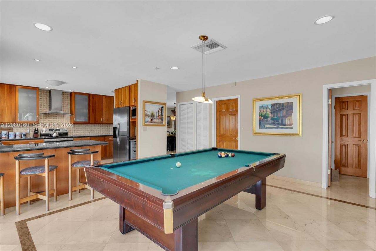 2930 NE 164th St, North Miami Beach, FL 33160 Photo