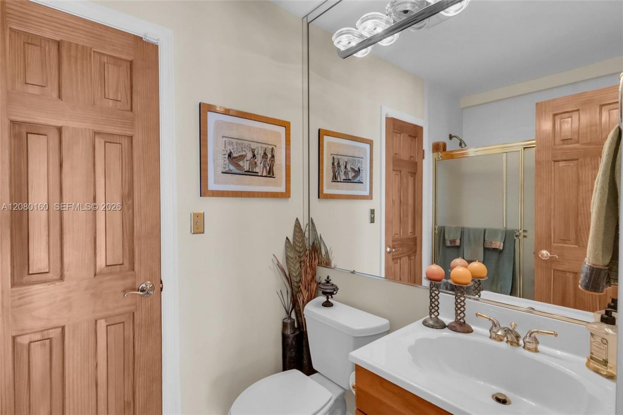 2930 NE 164th St, North Miami Beach, FL 33160 Photo