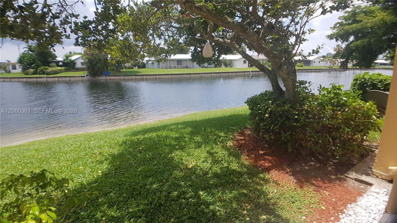 7640 Westwood Dr, Unit 403, Tamarac, FL 33321 Photo