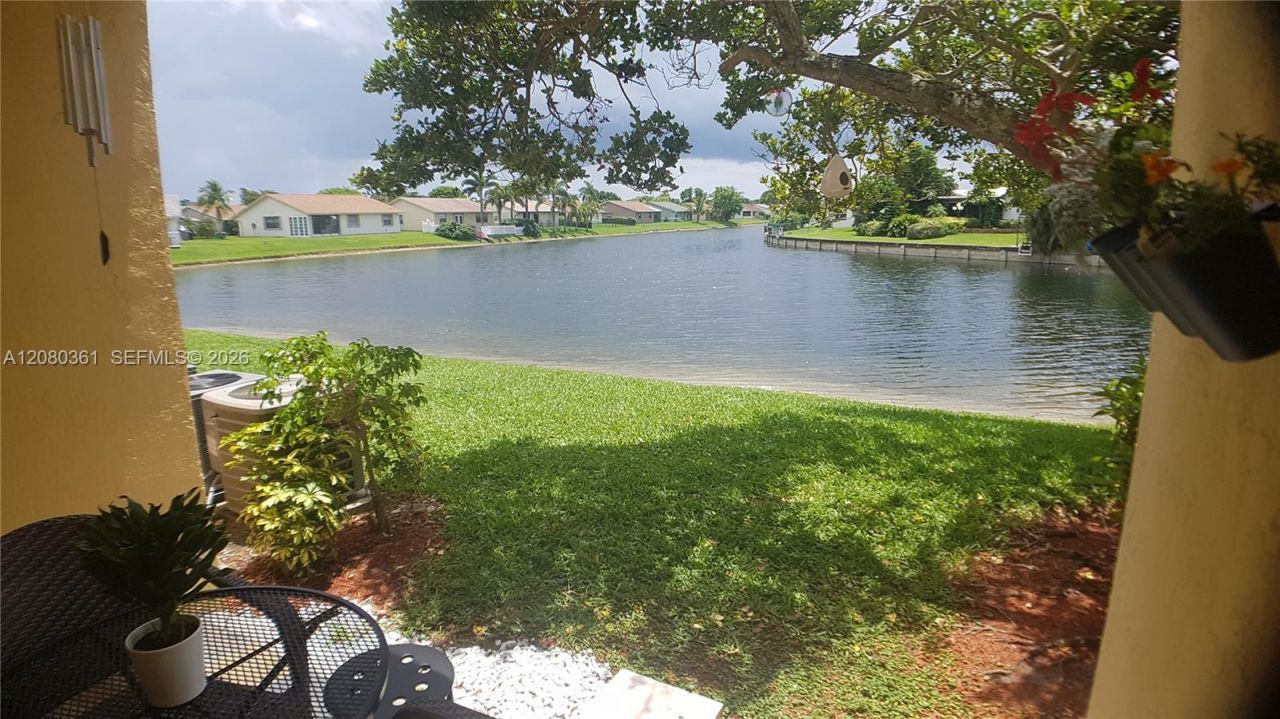 7640 Westwood Dr, Unit 403, Tamarac, FL 33321 Photo