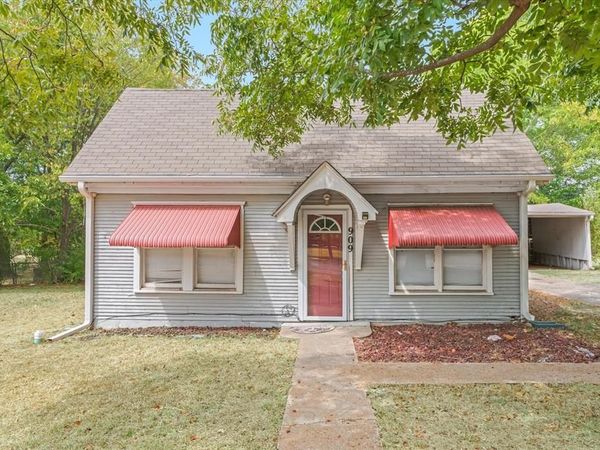 909 N Naid Street , Grand Saline, TX 75140