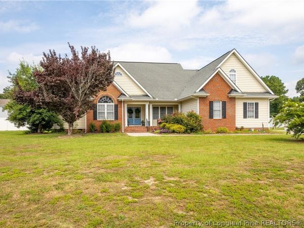 165 Pinecroft Drive , Dunn, NC 28334