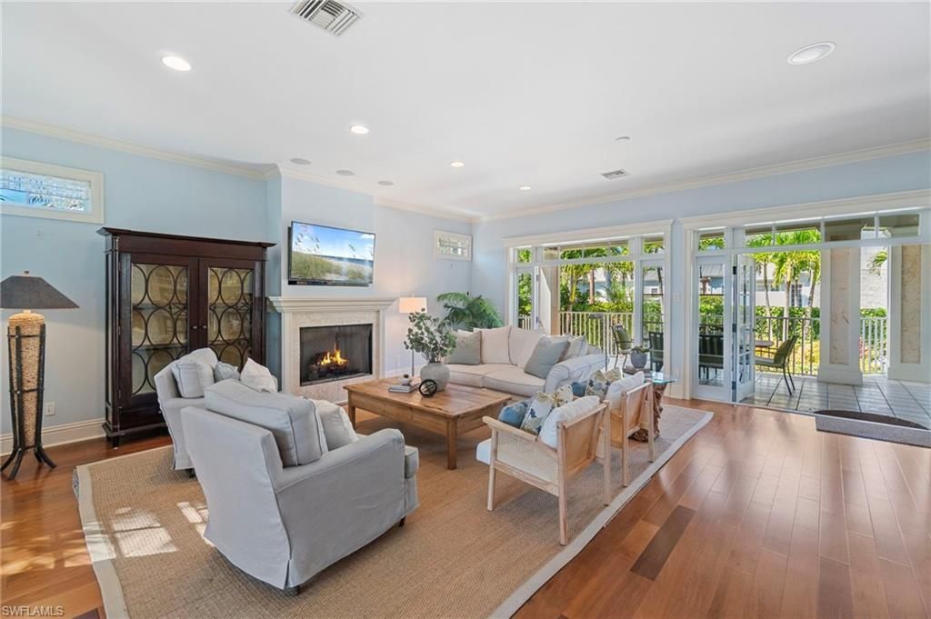 645 Broad Ave S, Naples, FL 34102 Photo