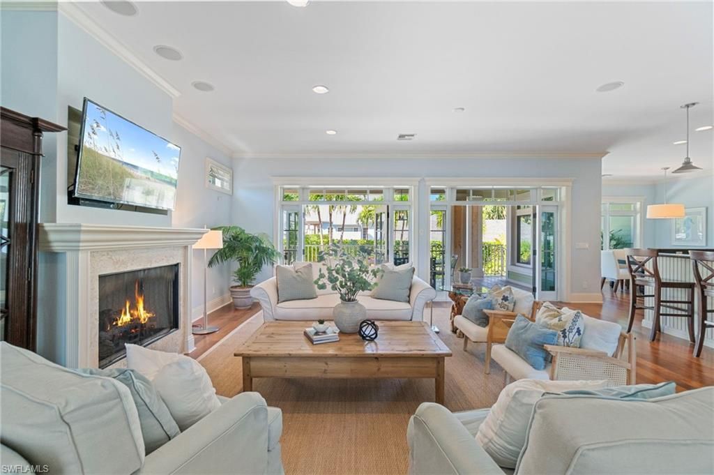 645 Broad Ave S, Naples, FL 34102 Photo