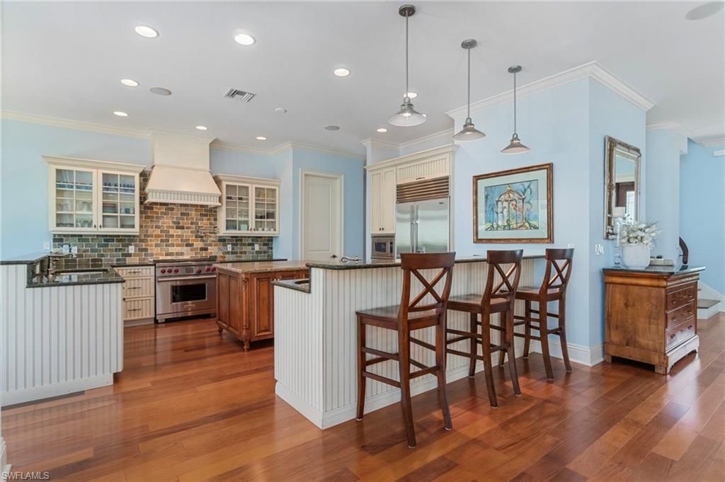 645 Broad Ave S, Naples, FL 34102 Photo