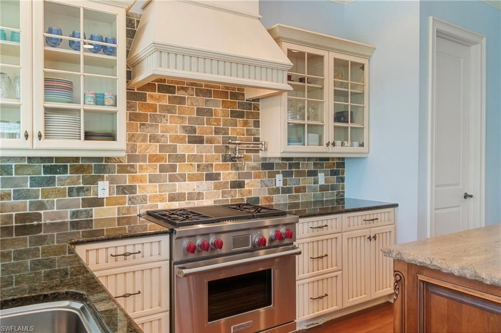 645 Broad Ave S, Naples, FL 34102 Photo