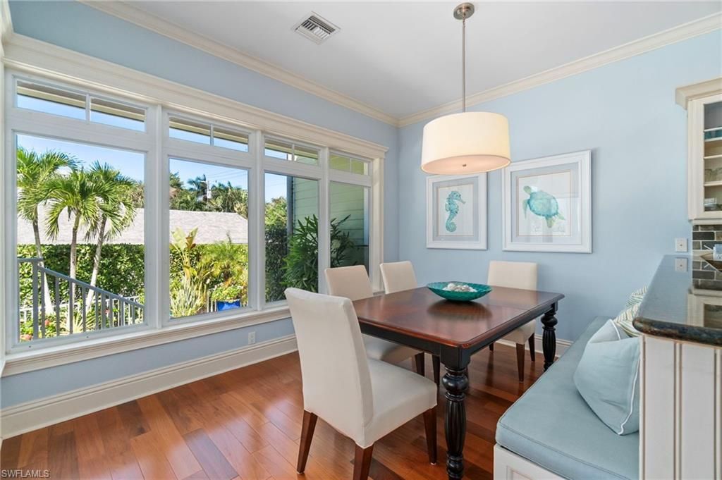 645 Broad Ave S, Naples, FL 34102 Photo