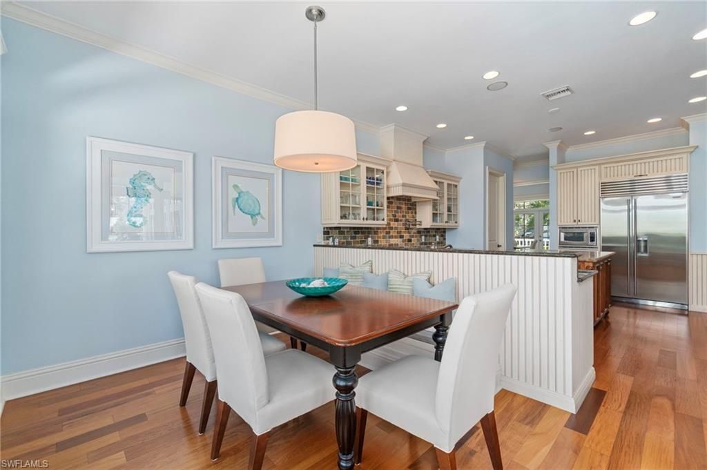 645 Broad Ave S, Naples, FL 34102 Photo