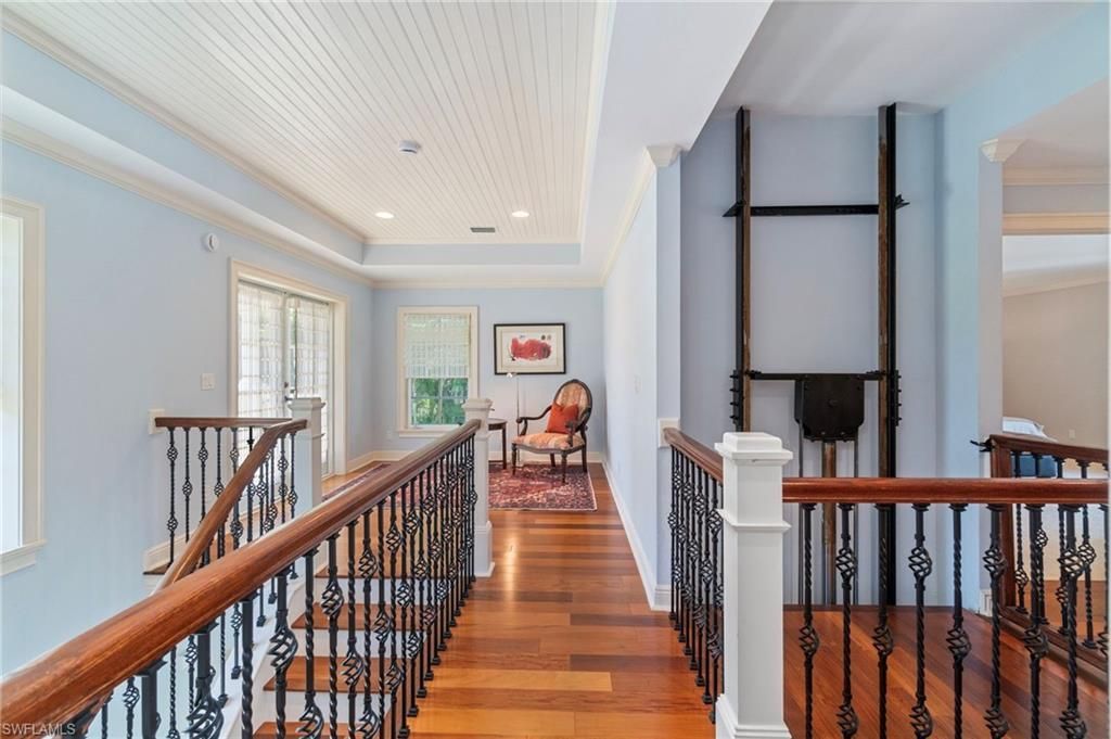645 Broad Ave S, Naples, FL 34102 Photo
