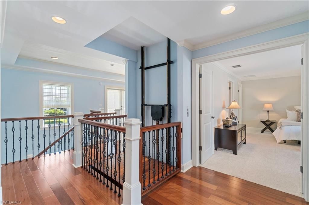 645 Broad Ave S, Naples, FL 34102 Photo