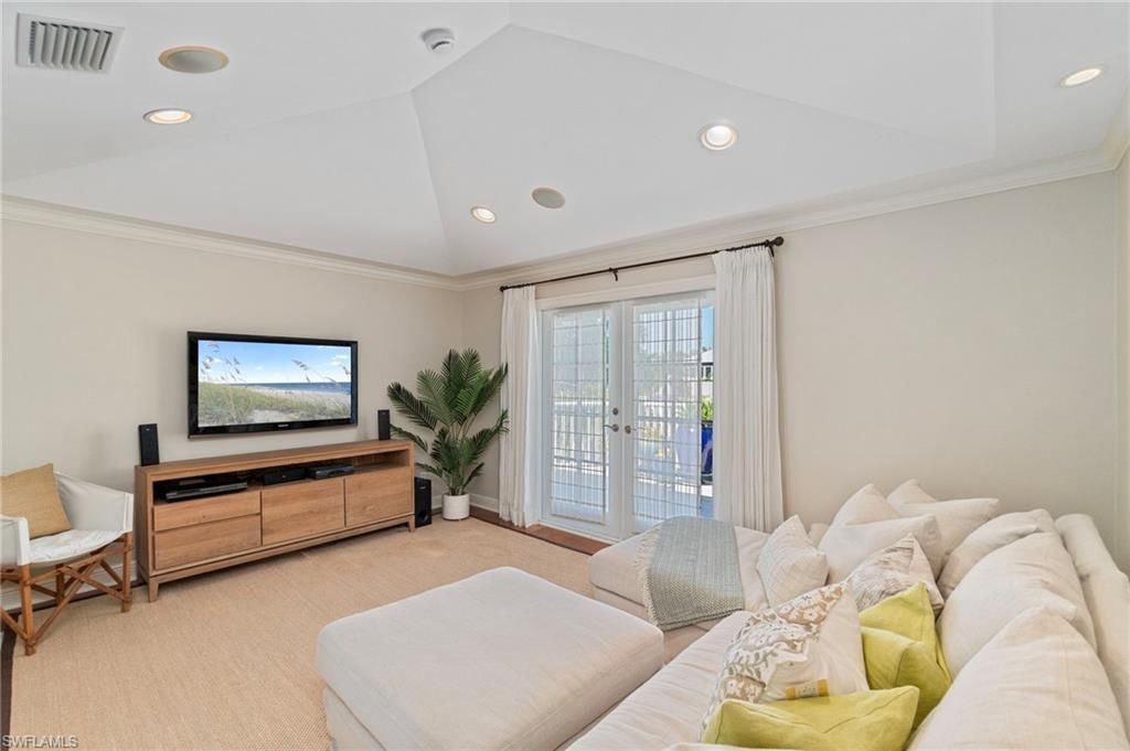 645 Broad Ave S, Naples, FL 34102 Photo