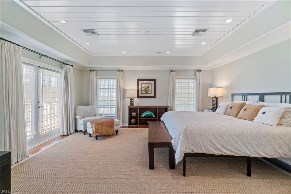 645 Broad Ave S, Naples, FL 34102 Photo