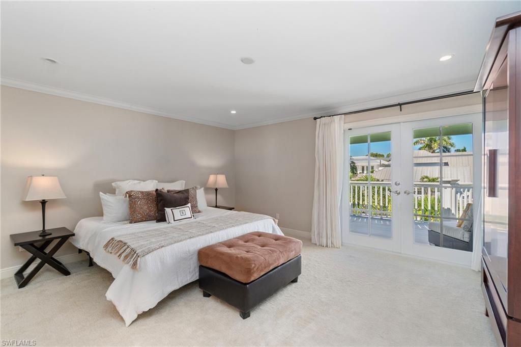 645 Broad Ave S, Naples, FL 34102 Photo