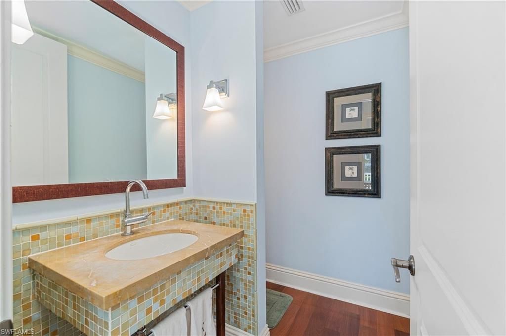 645 Broad Ave S, Naples, FL 34102 Photo