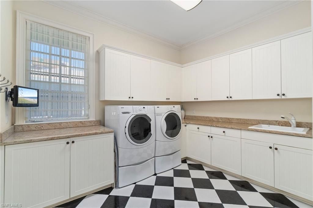 645 Broad Ave S, Naples, FL 34102 Photo