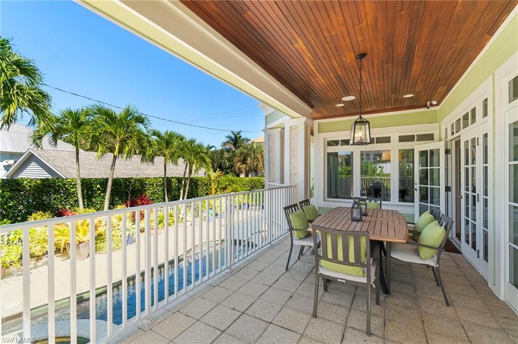645 Broad Ave S, Naples, FL 34102 Photo