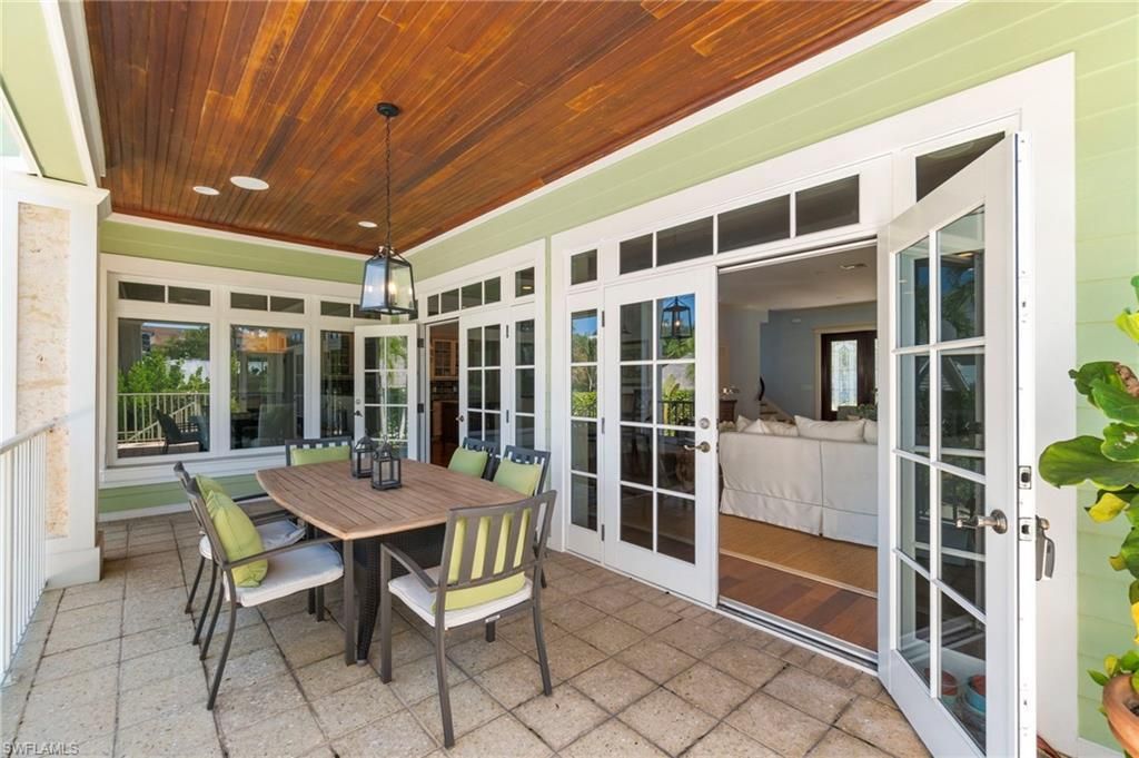 645 Broad Ave S, Naples, FL 34102 Photo