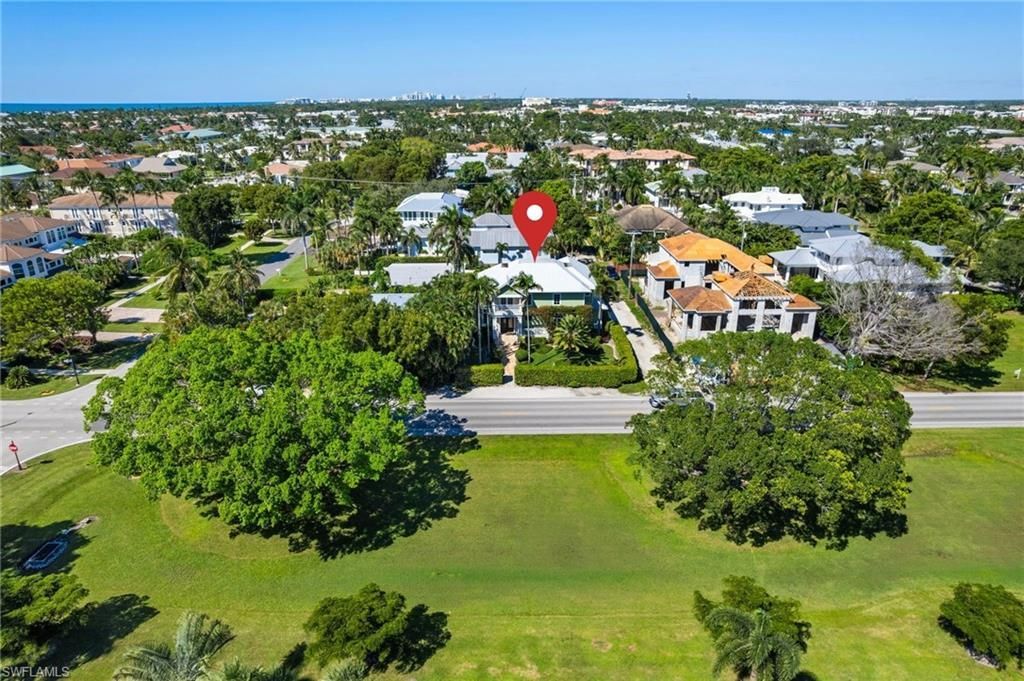 645 Broad Ave S, Naples, FL 34102 Photo