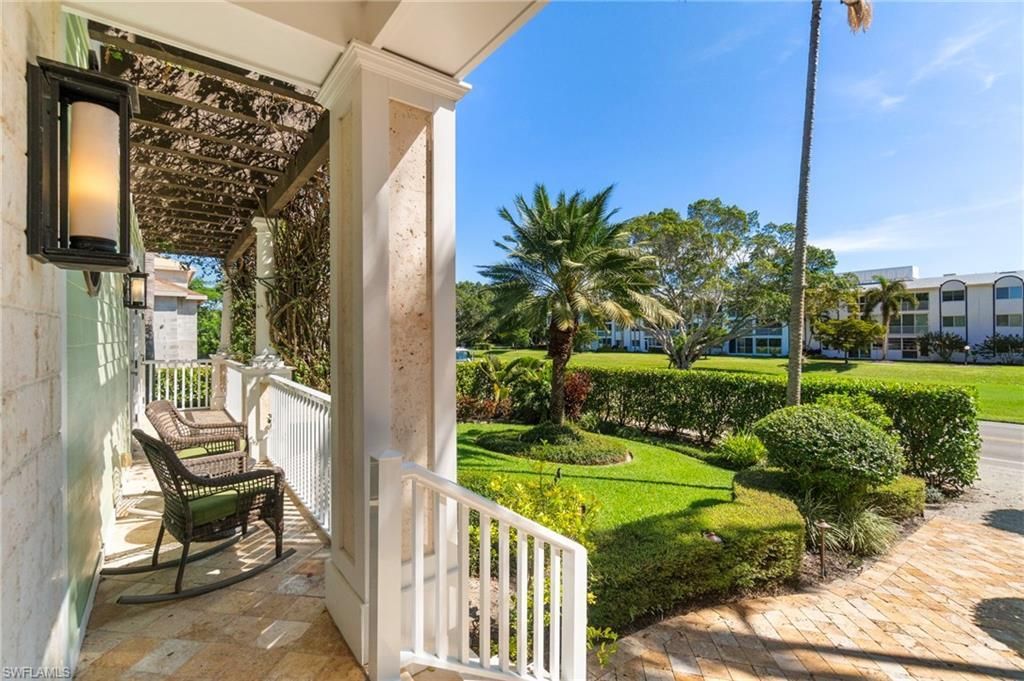 645 Broad Ave S, Naples, FL 34102 Photo