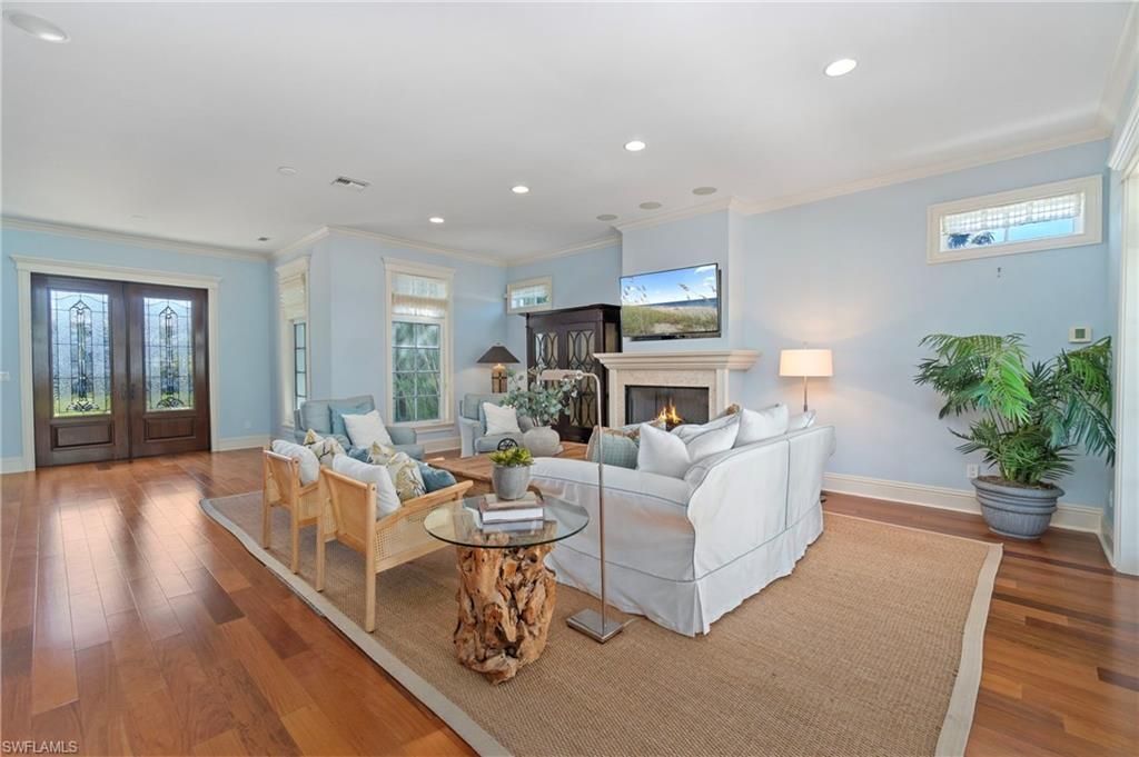 645 Broad Ave S, Naples, FL 34102 Photo