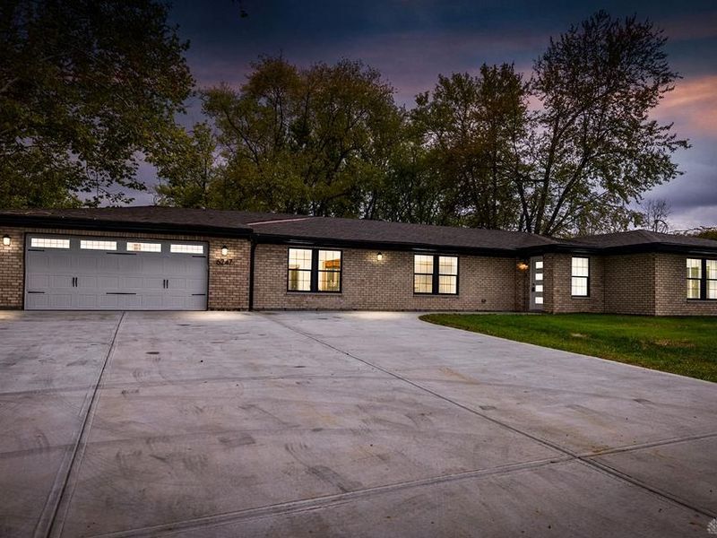 6247 Celeste Drive, Franklin Township, OH 45005 Photo 1
