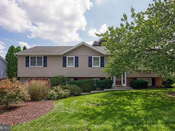 434 SURREY DRIVE, LANCASTER, PA 17601