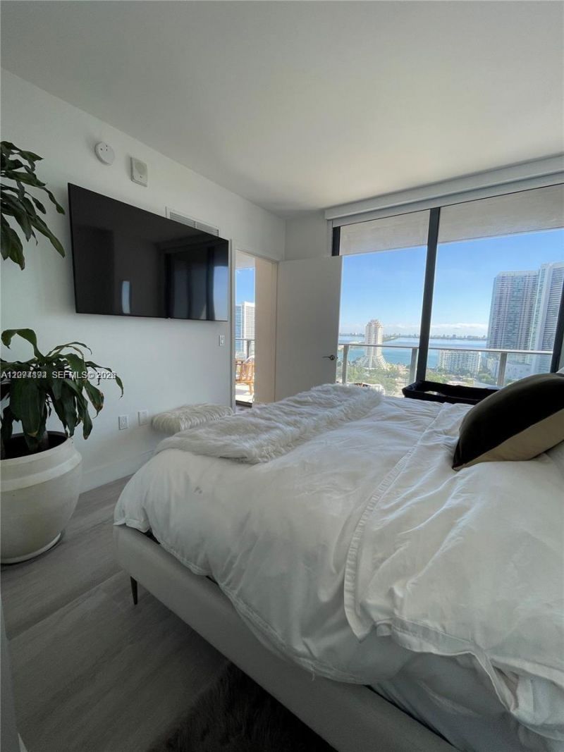 121 NE 34th St , Unit 2005, Miami, FL 33137 Photo
