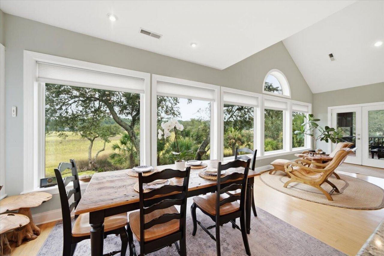 8539 Pope Landing Road Photo 6