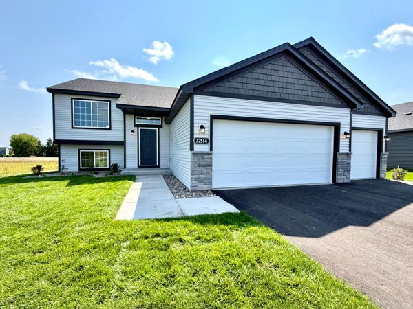 37514 Greenway Avenue , North Branch, MN 55056