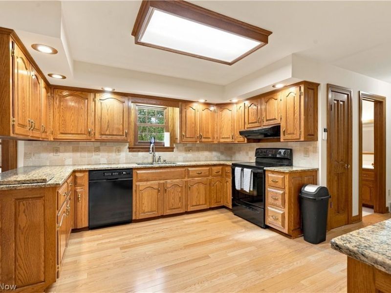 3715 Greenbriar Drive, Zanesville, OH 43701 Photo 13