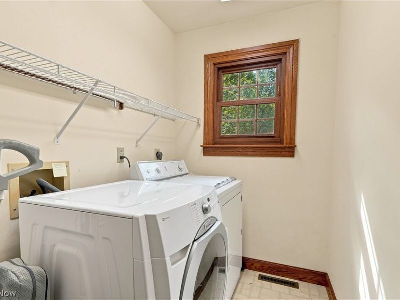 3715 Greenbriar Drive, Zanesville, OH 43701 Photo 23