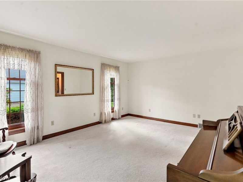 3715 Greenbriar Drive, Zanesville, OH 43701 Photo 9