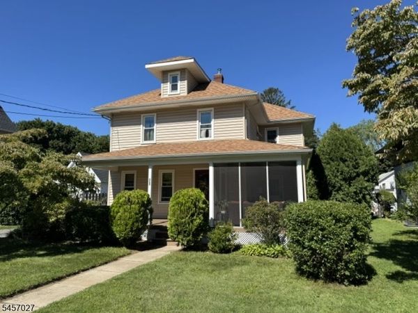 21 Eyland Ave, Roxbury, NJ 07876