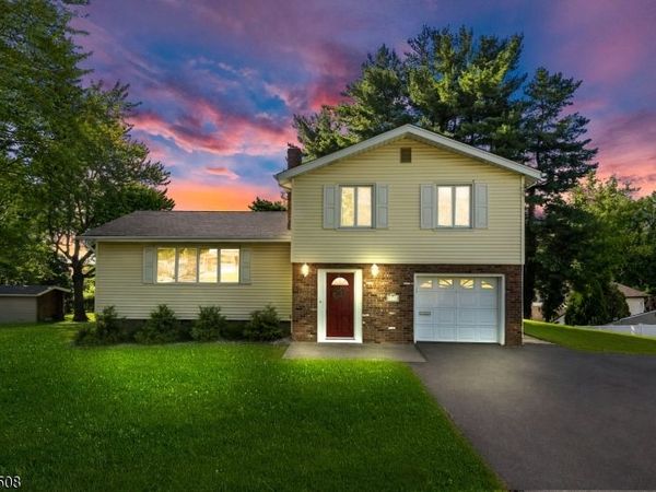 33 Waling Dr, Wayne, NJ 07470