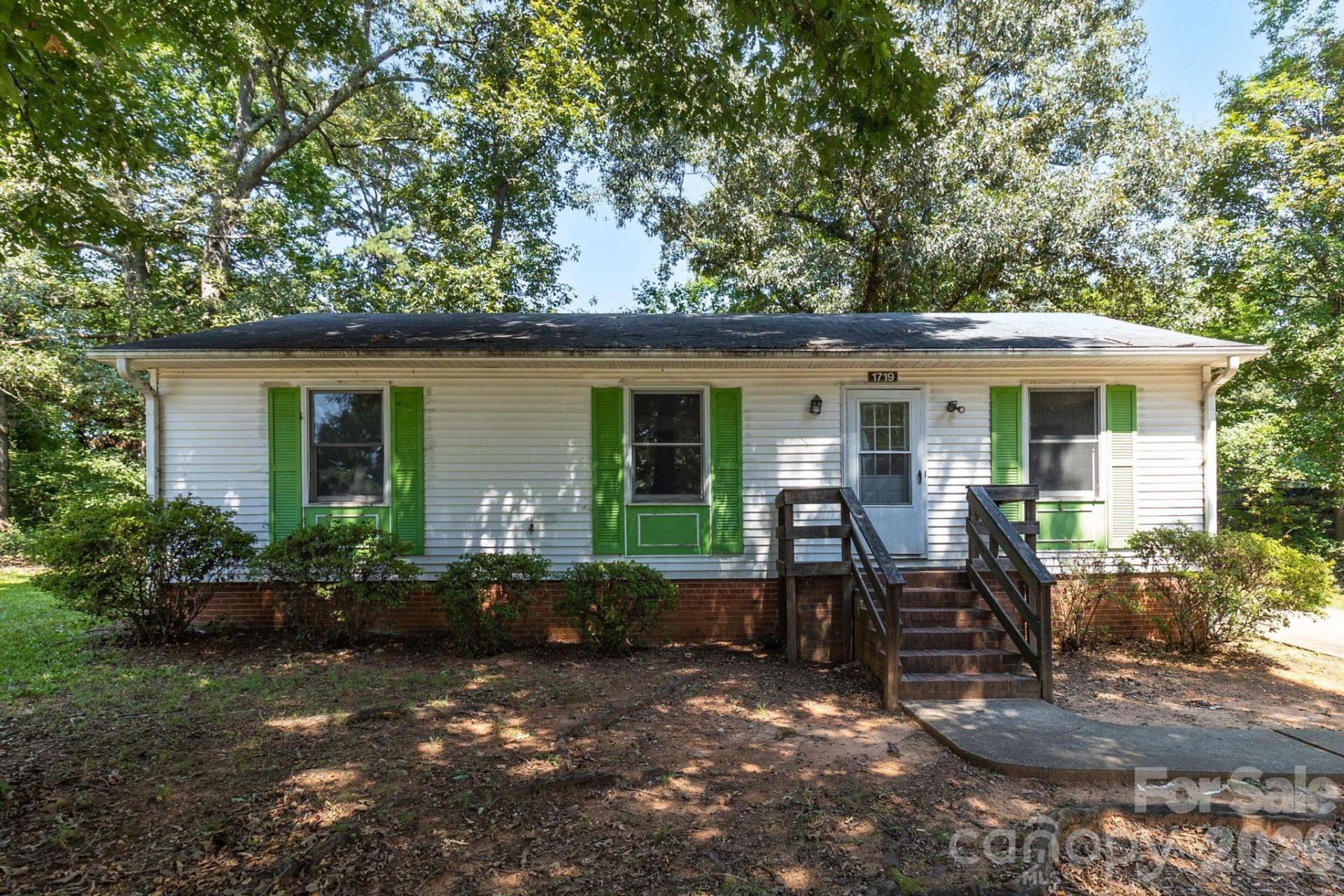 1719 Oneka Avenue, High Point, NC 27260 Main Photo