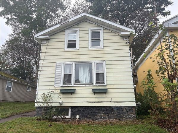 242 E 9th Street , Oswego, NY 13126