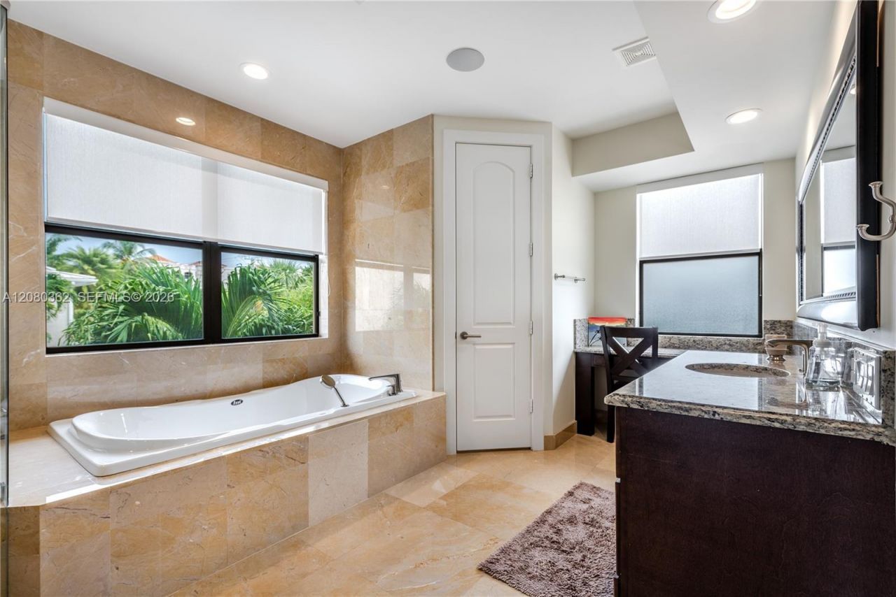 169 SE Wavecrest Way, Boca Raton, FL 33432 Photo