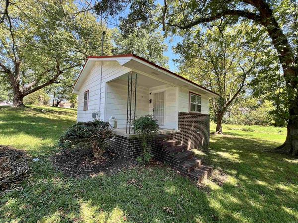 301 Pecan Street , Malvern, AR 72104