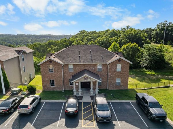 2919 Vineyards Parkway , Unit # 10-2, Branson, MO 65616