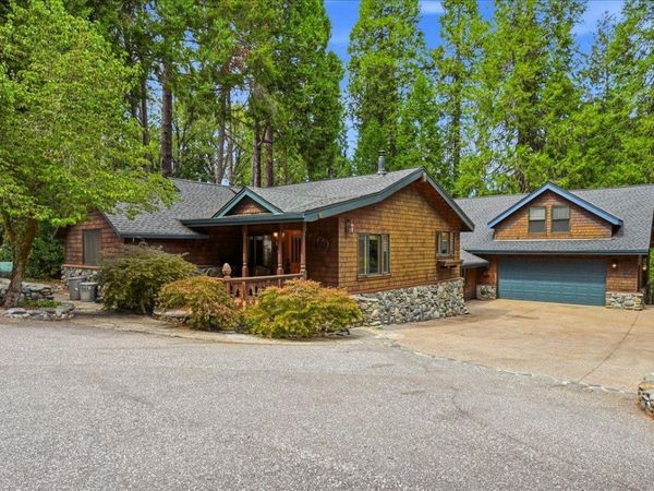 13216 Dogwood Ln, Grass Valley, CA 95945