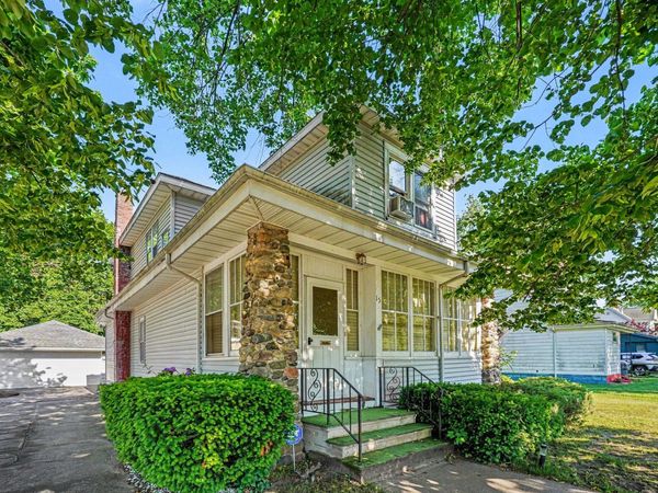 15 Church Street, Hartford, MI 49057
