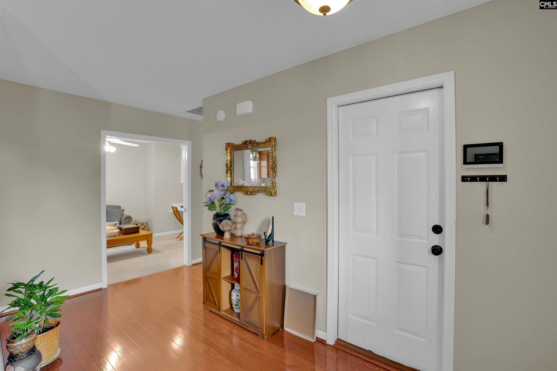 301 Loon Court  Photo 5