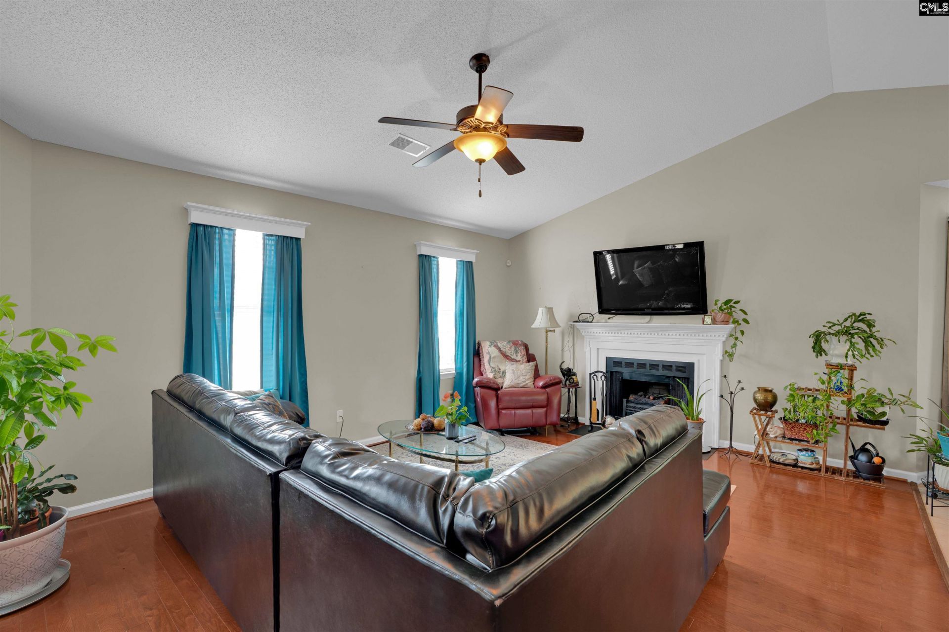 301 Loon Court  Photo 6