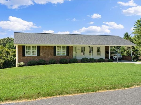 329 Henderson Drive , Clemmons, NC 27012