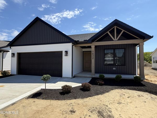 5032 Easton Drive , Oregon, OH 43616