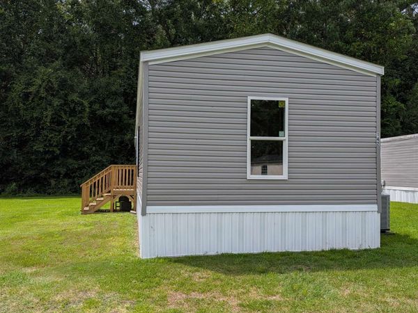 142 Lida Lane, Loris, SC 29569