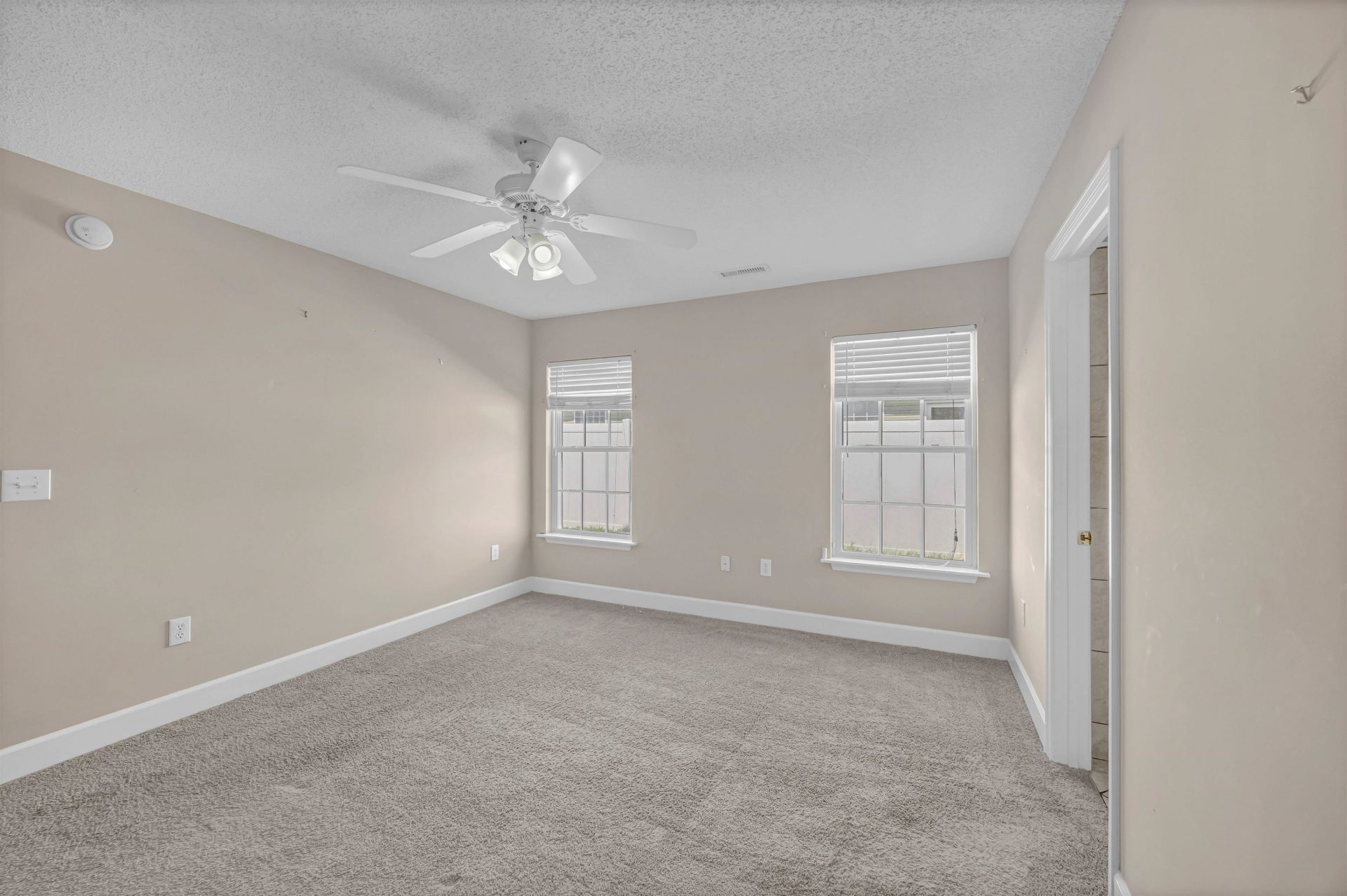 512 Hyacinth Dr. Photo 16